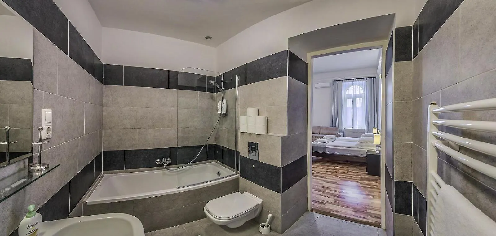 4 Bedrooms 4 Bathrooms Luxury In Budapest Centre 0*,