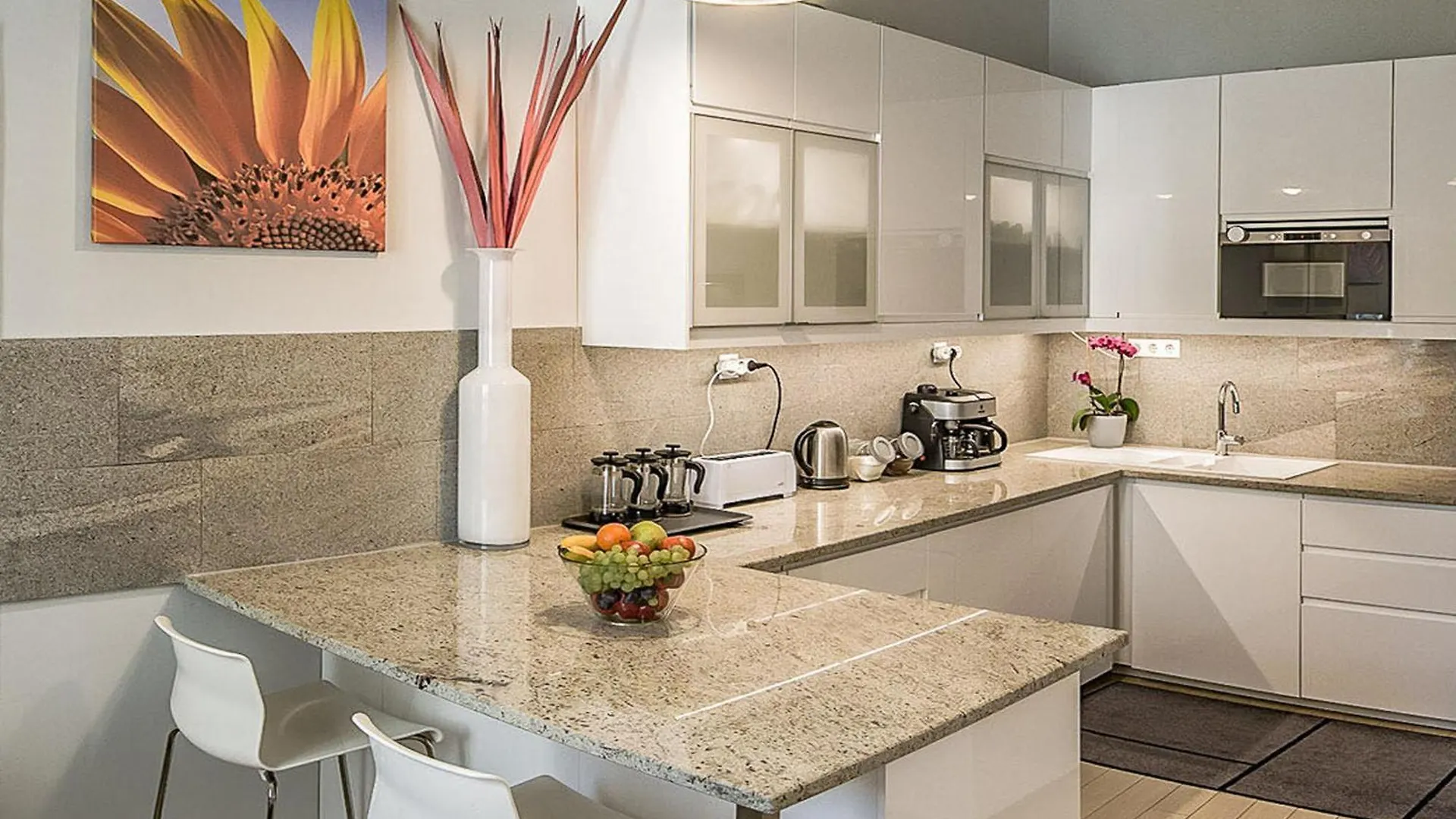 4 Bedrooms 4 Bathrooms Luxury In Budapest Centre