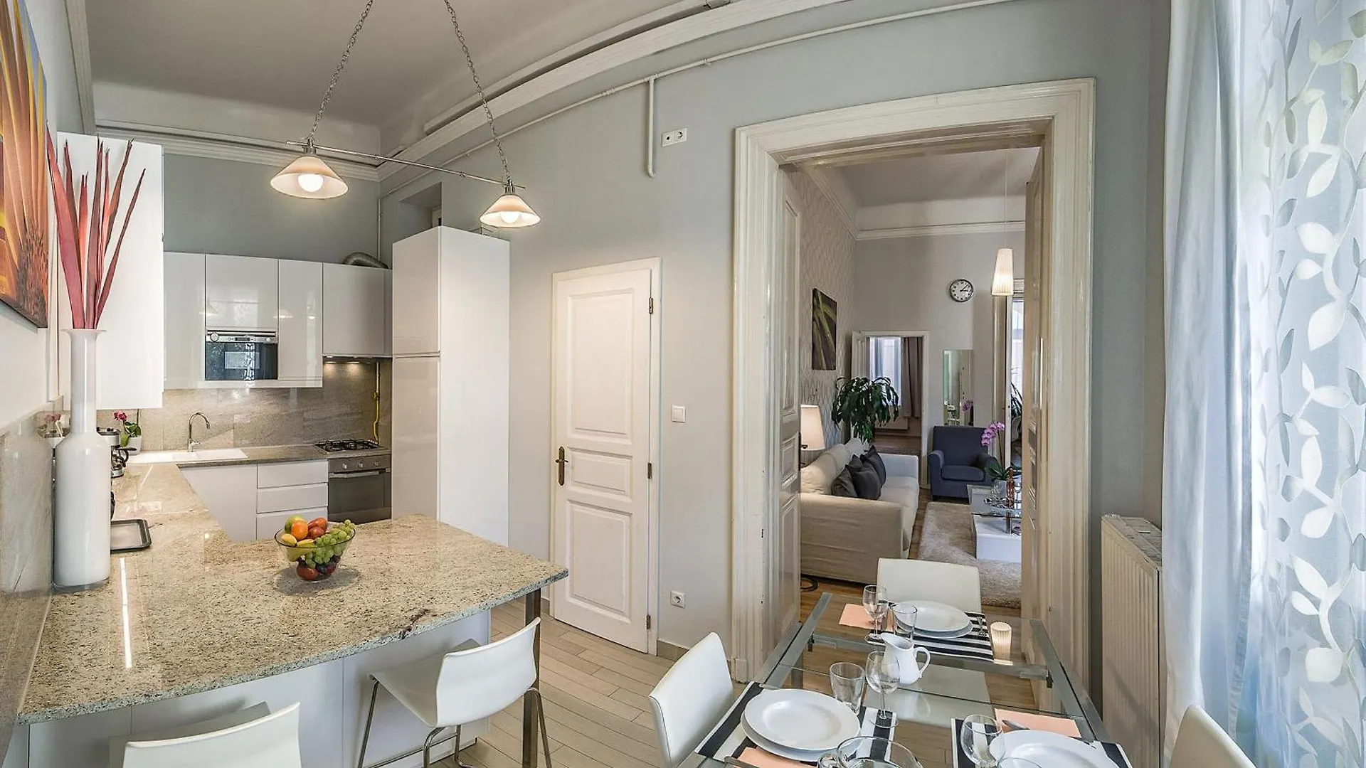 4 Bedrooms 4 Bathrooms Luxury In Budapest Centre Hongarije